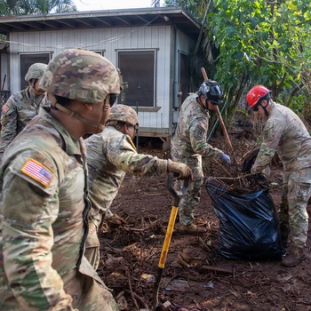 Hawaii National Guard assists Waialua residents with debris removal, water distribution