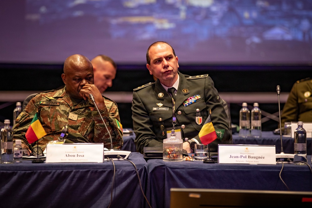 Land forces commanders attend ALFS26 in Rome