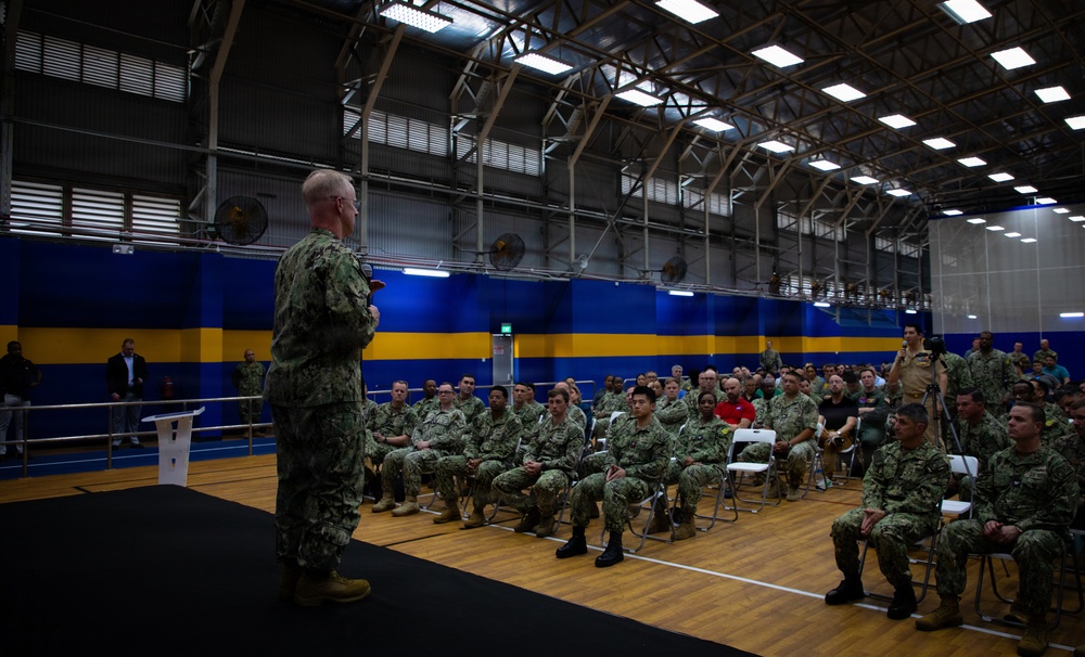 CNO Visits COMDESRON 7