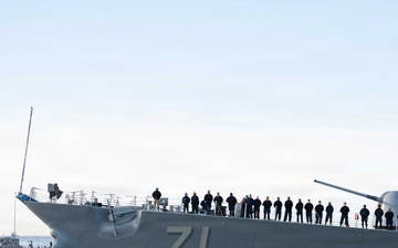 USS Ross Departs Norfolk for Deployment