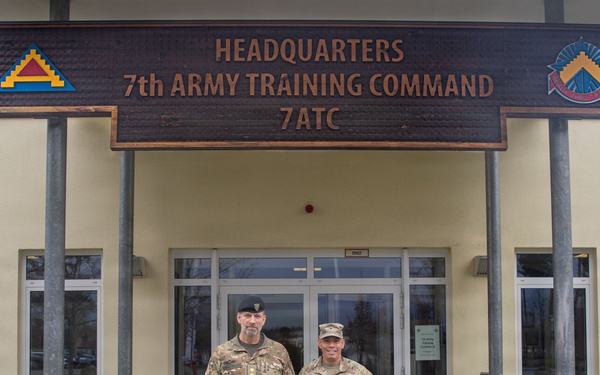 U.S. Army Brig. Gen. Terry R. Tillis welcomes Distinguished visitor