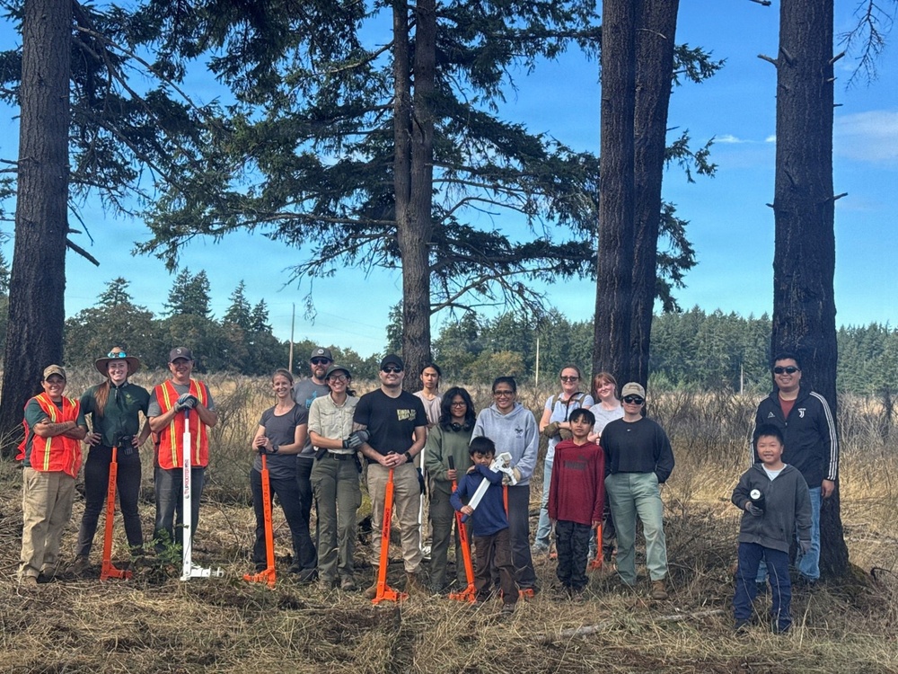 Volunteers strengthen JBLM’s prairies, training lands