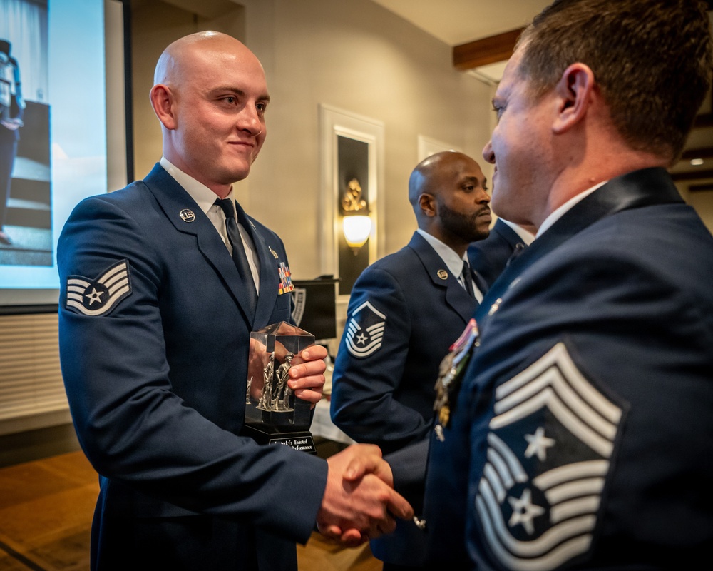 Kentucky Air National Guard celebrates top Airmen