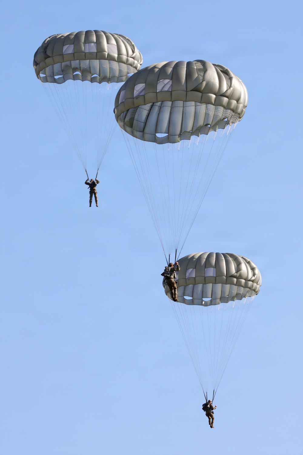 DVIDS - Images - Static Line Jumping [Image 6 of 9]