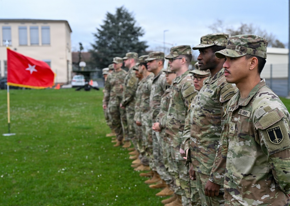 Soldiers Receive Awards for Dynamic Front