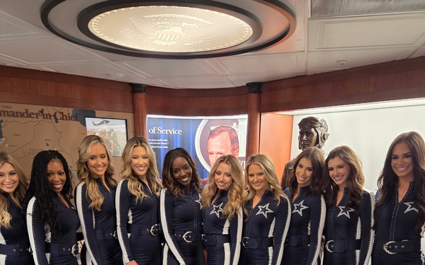 Dallas Cowboys Cheerleaders meet with CVN 77 and CVW-7 Sailors