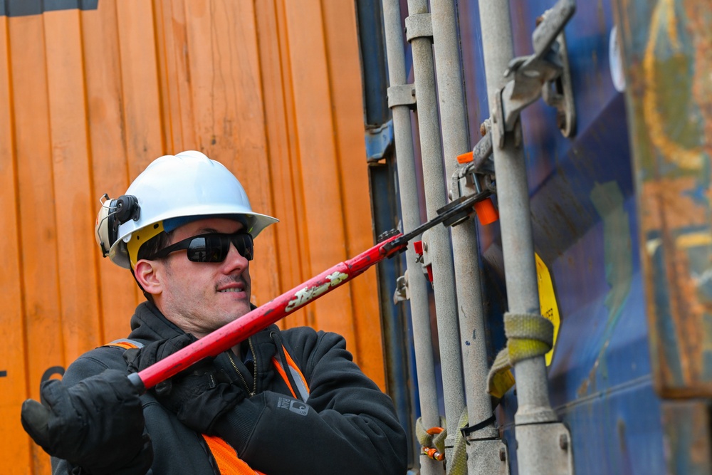 Coast Guard conducts joint operation in Baltimore