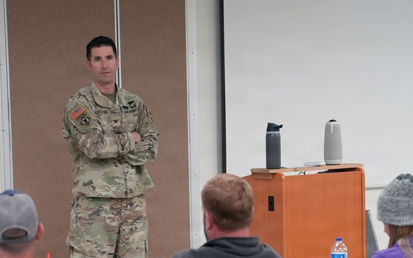 Wilmington District commander engages rangers, presents national award at Jordan Lake training