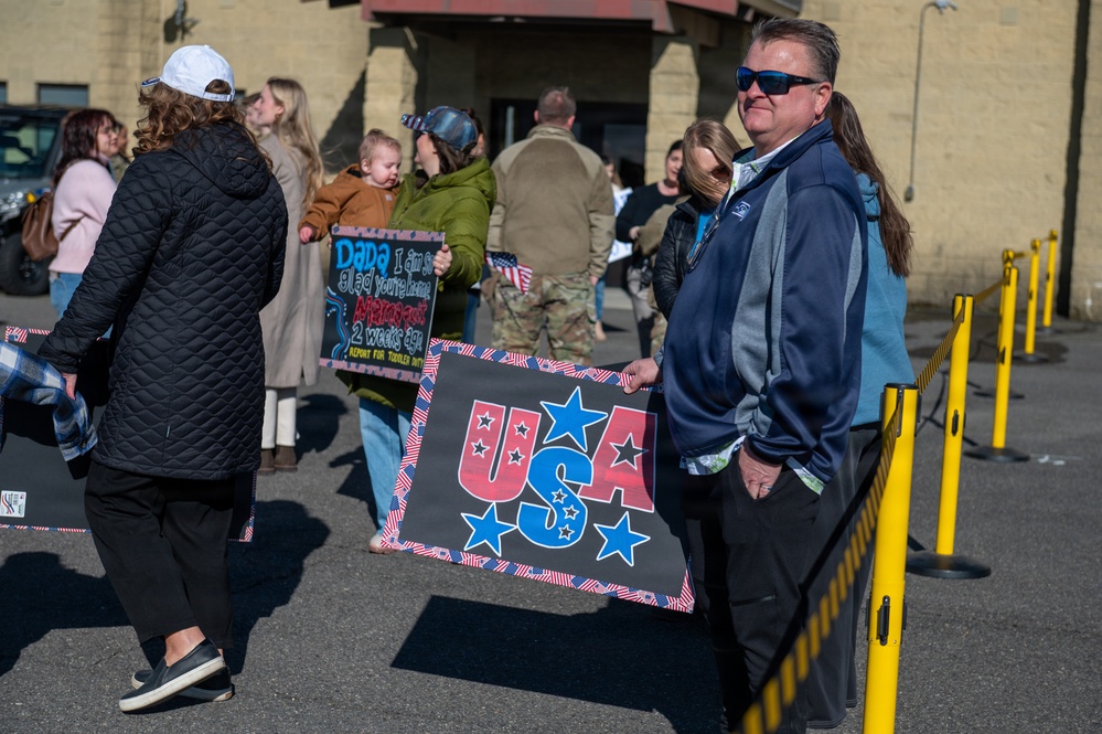 Airmen return home from deployment