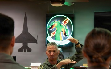 Major General Kreuder Visits the 80th Flying Training Wing