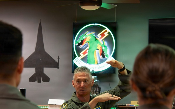 Major General Kreuder Visits the 80th Flying Training Wing