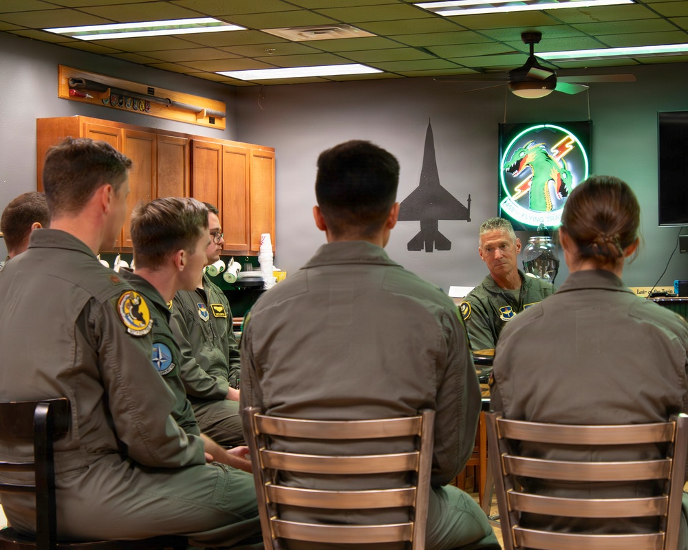 Maj. Gen. Kreuder Visits the 80th Flying Training Wing