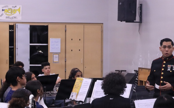 Musician Technical Assistant visits Alonso High School for a band talk