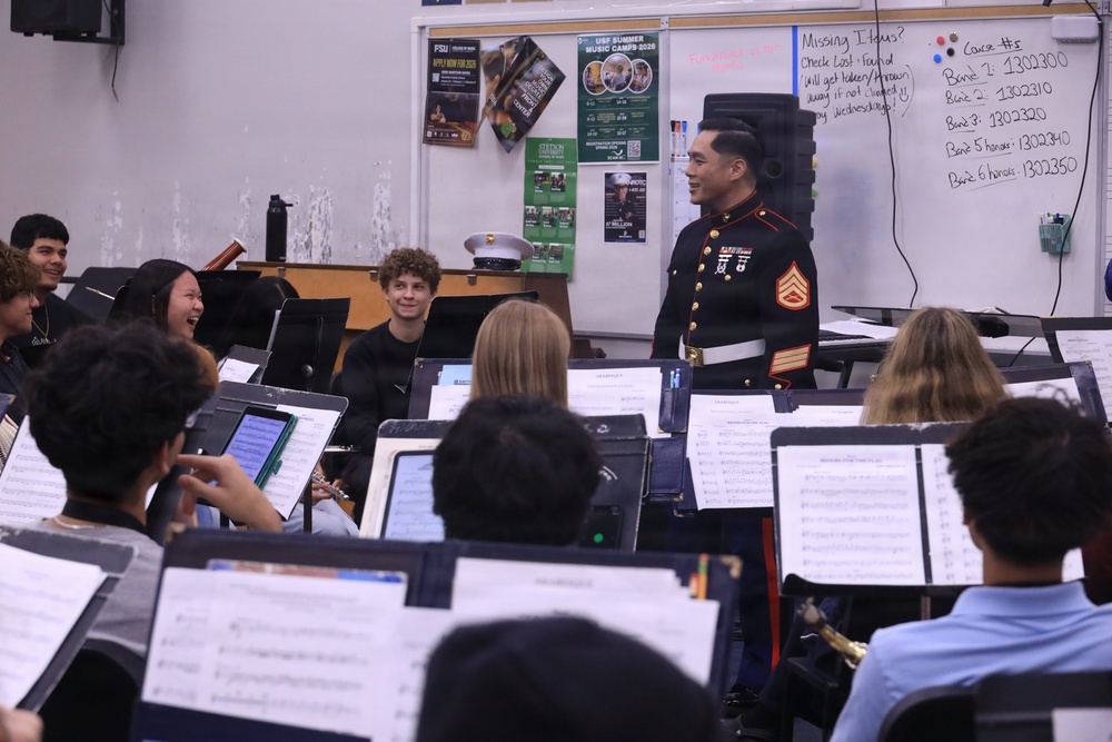 Musician Technical Assistant visits Alonso High School for a band talk