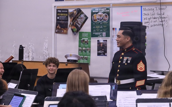 Musician Technical Assistant visits Alonso High School for a band talk