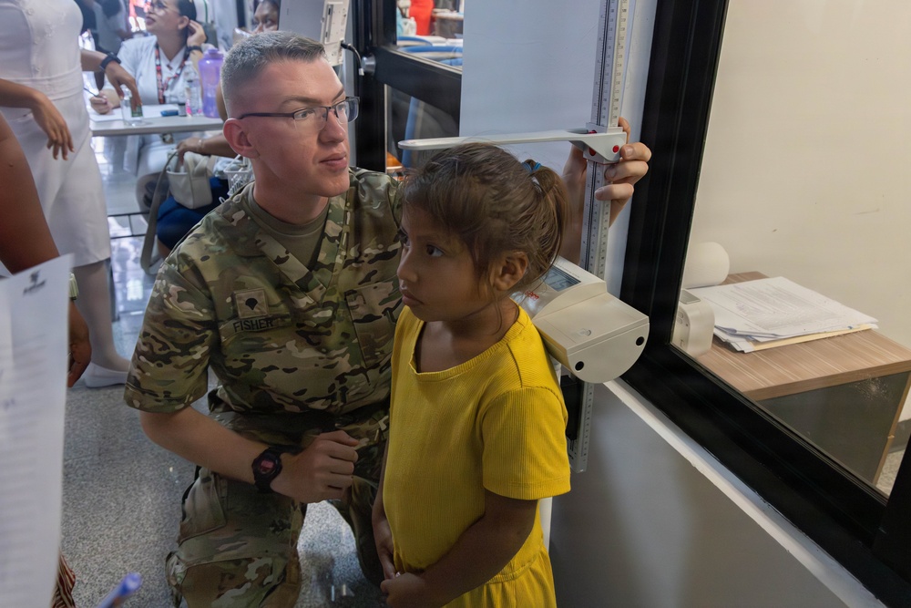 U.S. Service Members Deliver Critical Medical Care During Five-Day Mission to Bocas del Toro (Day 2)