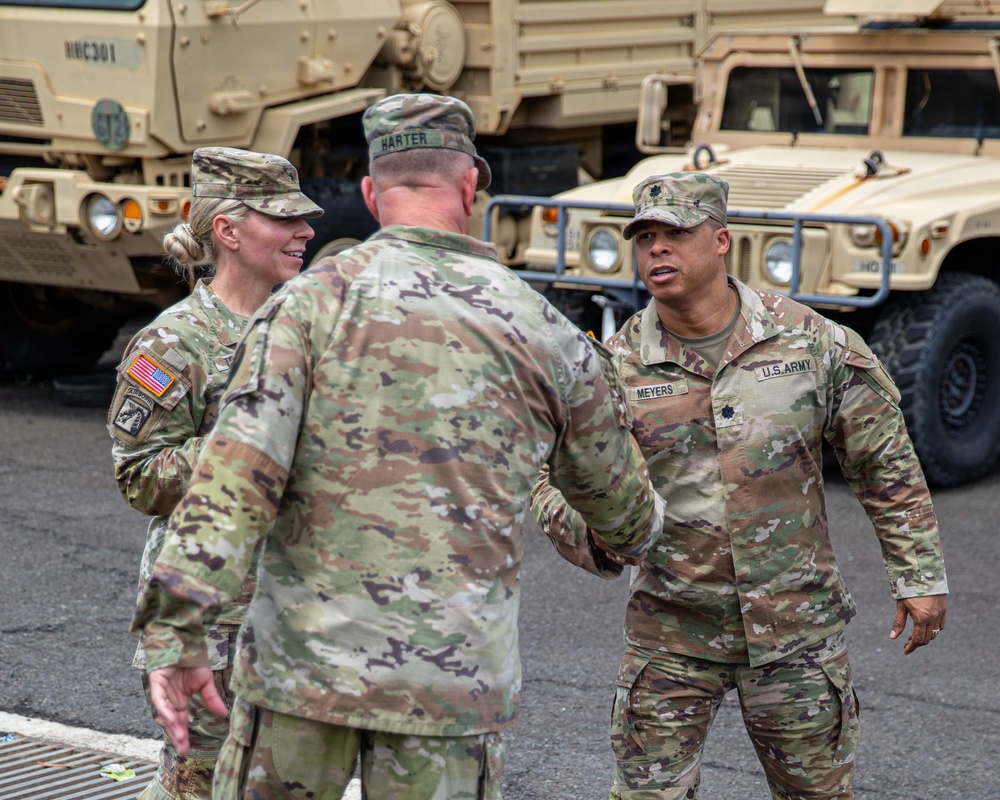 Chief of the Army Reserve Visits 9th Mission Support Command