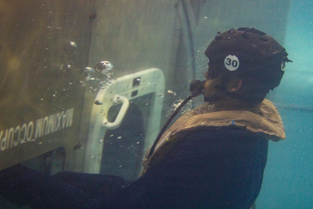 24th MEU Under Water Egress Training