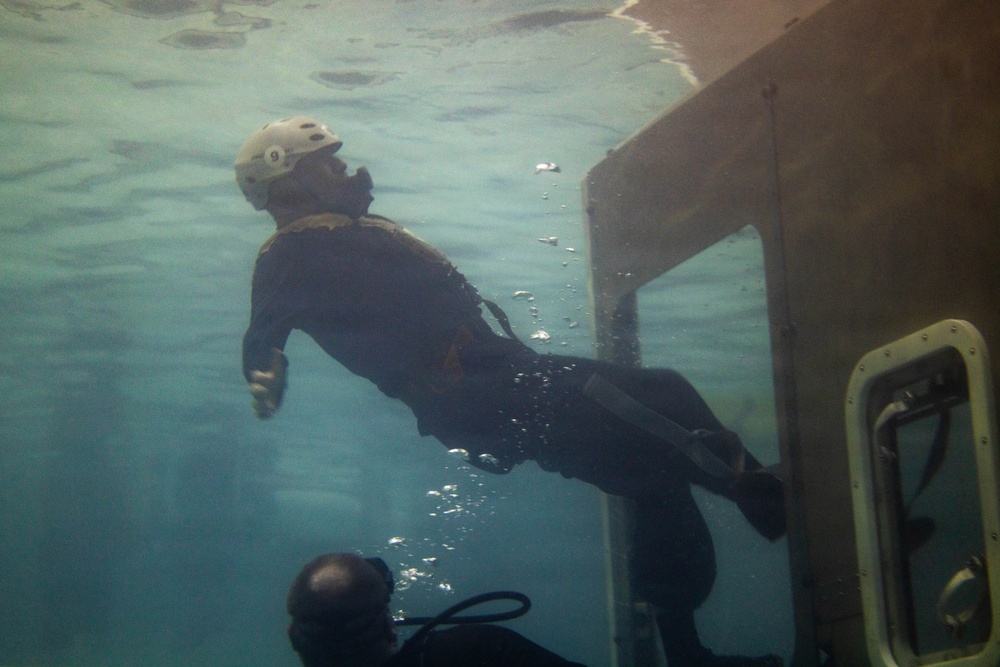 24th MEU Under Water Egress Training