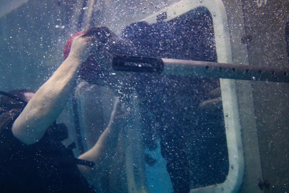 24th MEU Under Water Egress Training