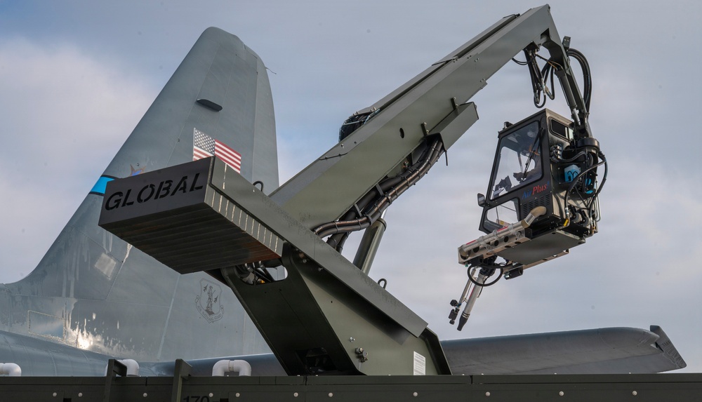 166th Maintenance Group Deices C-130 Aircrafts