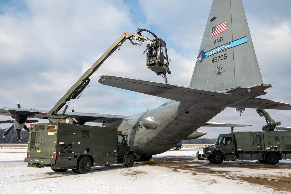 166th Maintenance Group Deices C-130 Aircrafts