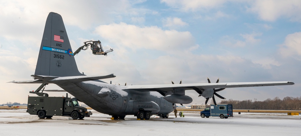 166th Maintenance Group Deices C-130 Aircrafts