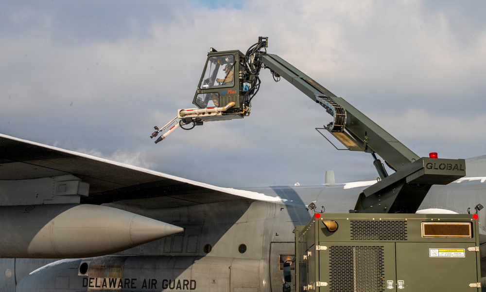 166th Maintenance Group Deices C-130 Aircrafts