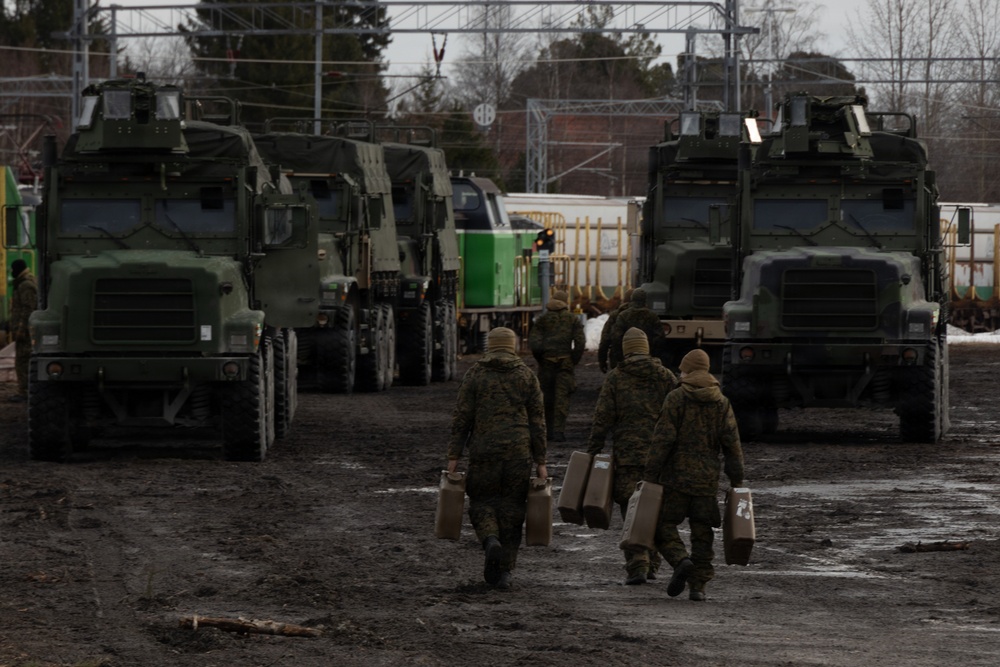 CORE26 | Logistics Marines conduct railhead operations in Sweden after Arctic exercise
