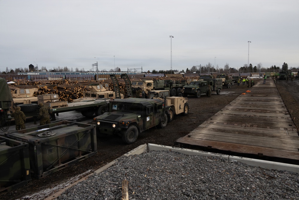 CORE26 | Logistics Marines conduct railhead operations in Sweden after Arctic exercise
