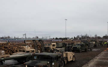 CORE26 | Logistics Marines conduct railhead operations in Sweden after Arctic exercise