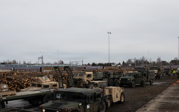 CORE26 | Logistics Marines conduct railhead operations in Sweden after Arctic exercise