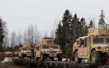 CORE26 | Logistics Marines conduct railhead operations in Sweden after Arctic exercise