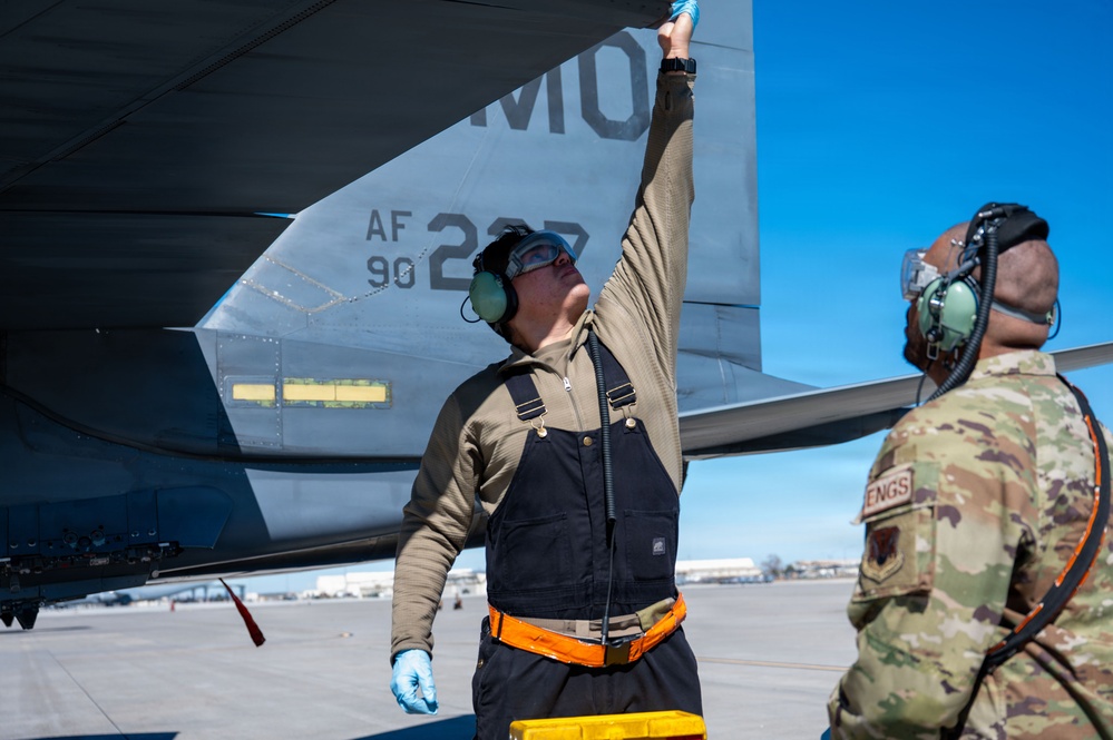 Hot Pit Refueling Operations