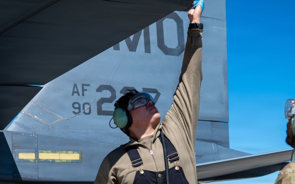 Hot Pit Refueling Operations