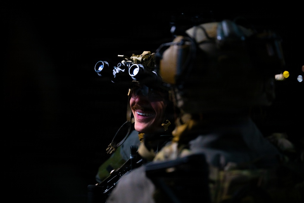 Coast Guard Maritime Security Response Team-East conducts boarding training aboard Spirit of Norfolk