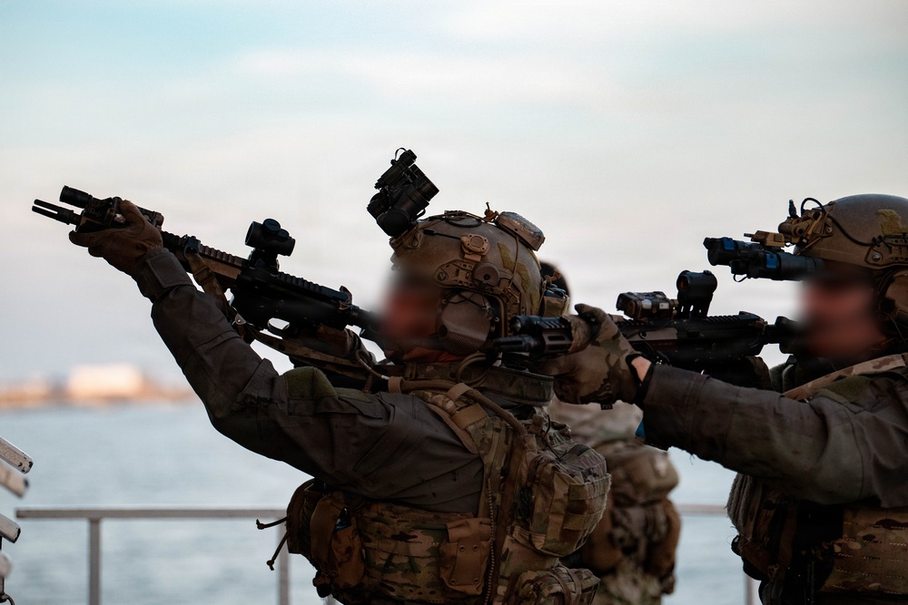 Coast Guard Maritime Security Response Team-East conducts boarding training aboard Spirit of Norfolk