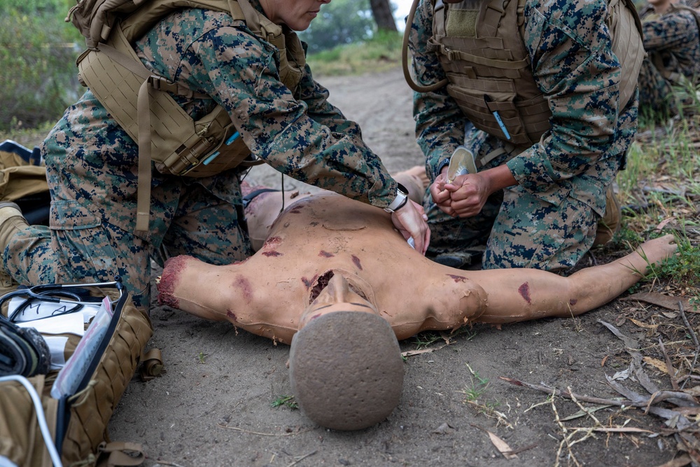 Sailors with 1st Dental Battalion conduct medical readiness training