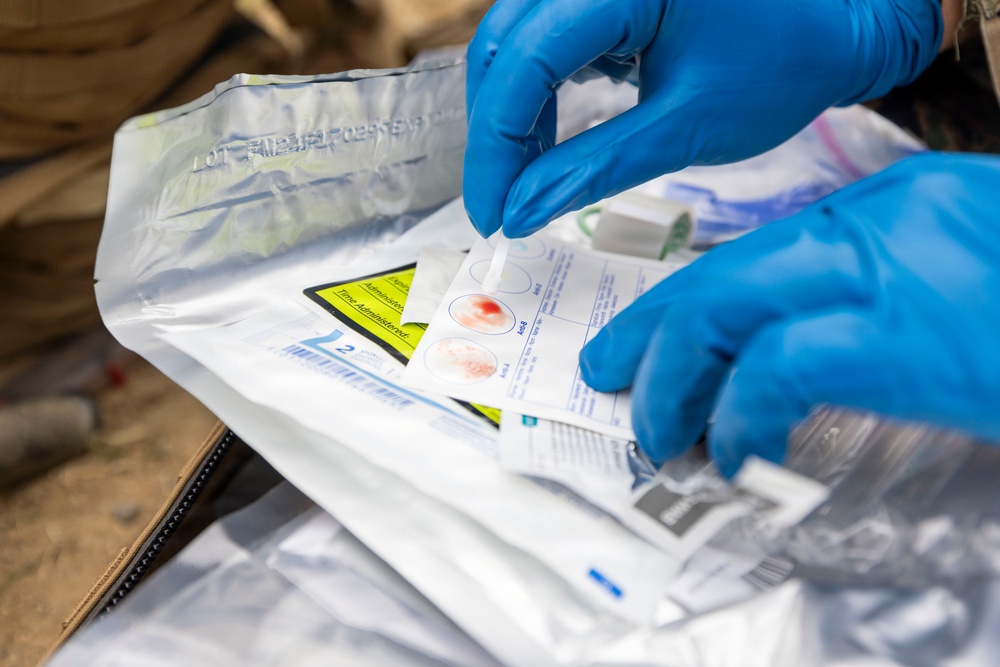 Sailors with 1st Dental Battalion conduct medical readiness training