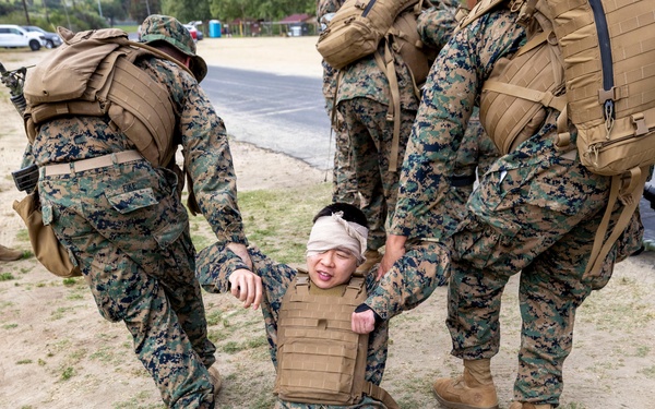 Sailors with 1st Dental Battalion conduct medical readiness training