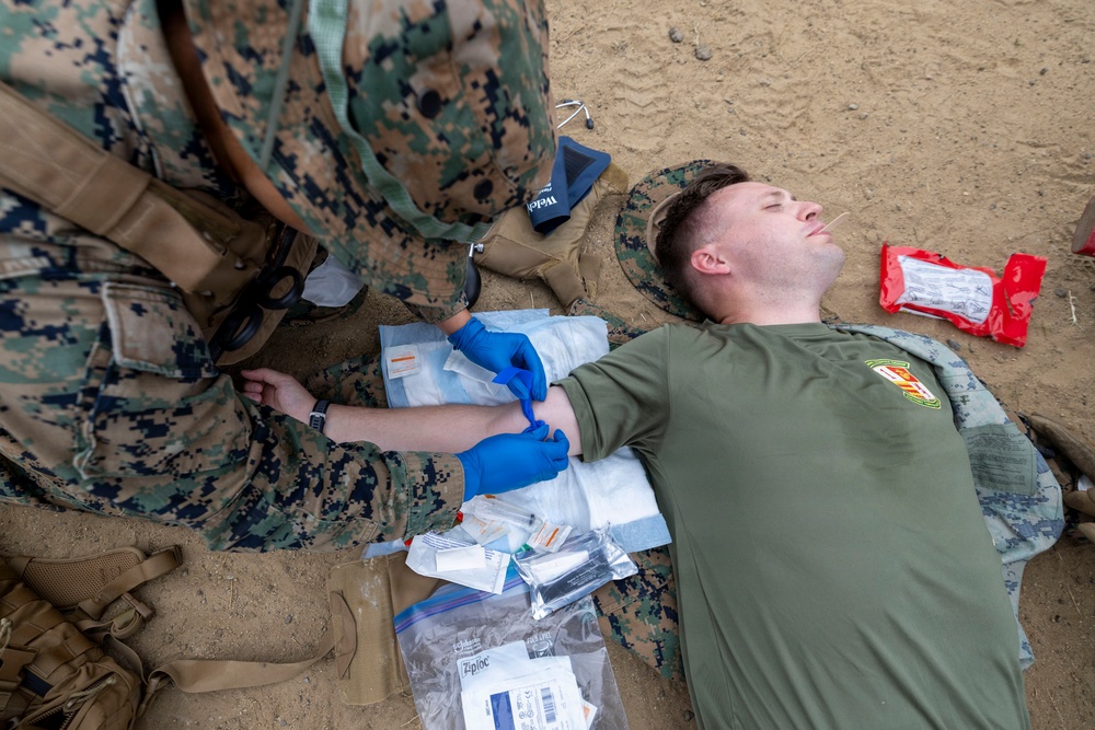 Sailors with 1st Dental Battalion conduct medical readiness training