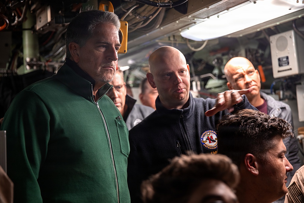 MAYOR OF CORONADO VISITS USS GREENEVILLE