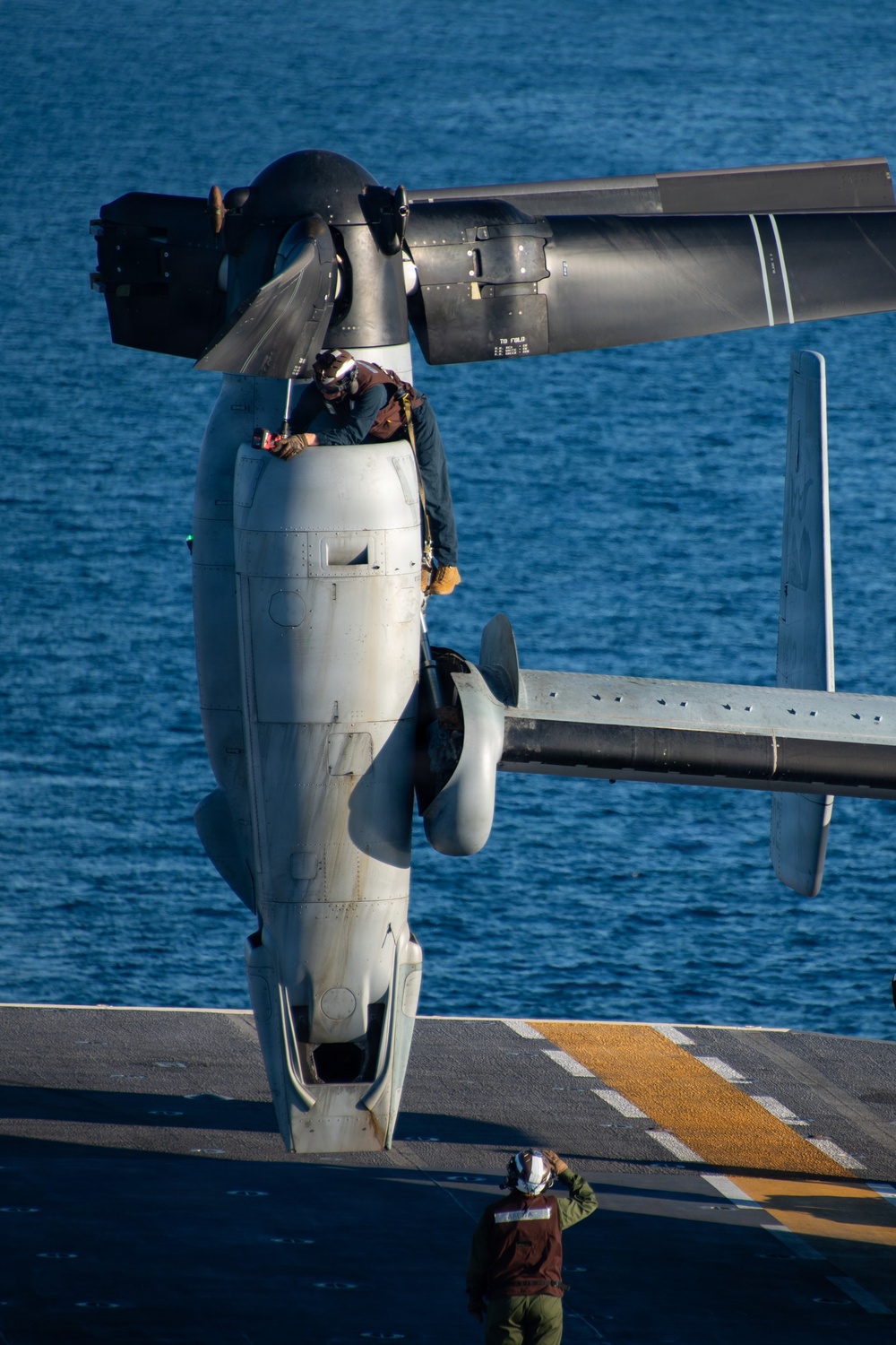 Boxer Conducts Flight Operations