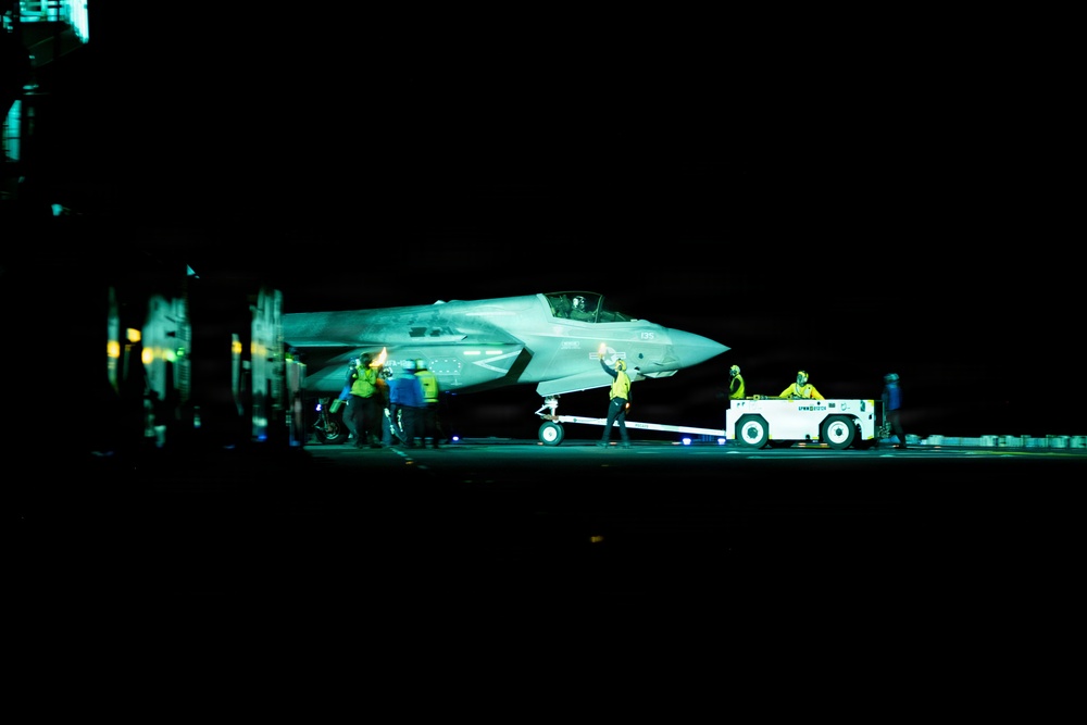 Boxer Conducts Flight Operations