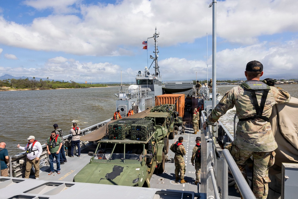 Lt. Gen. Izaguirre observes littoral medical training aboard MSV(L)-01