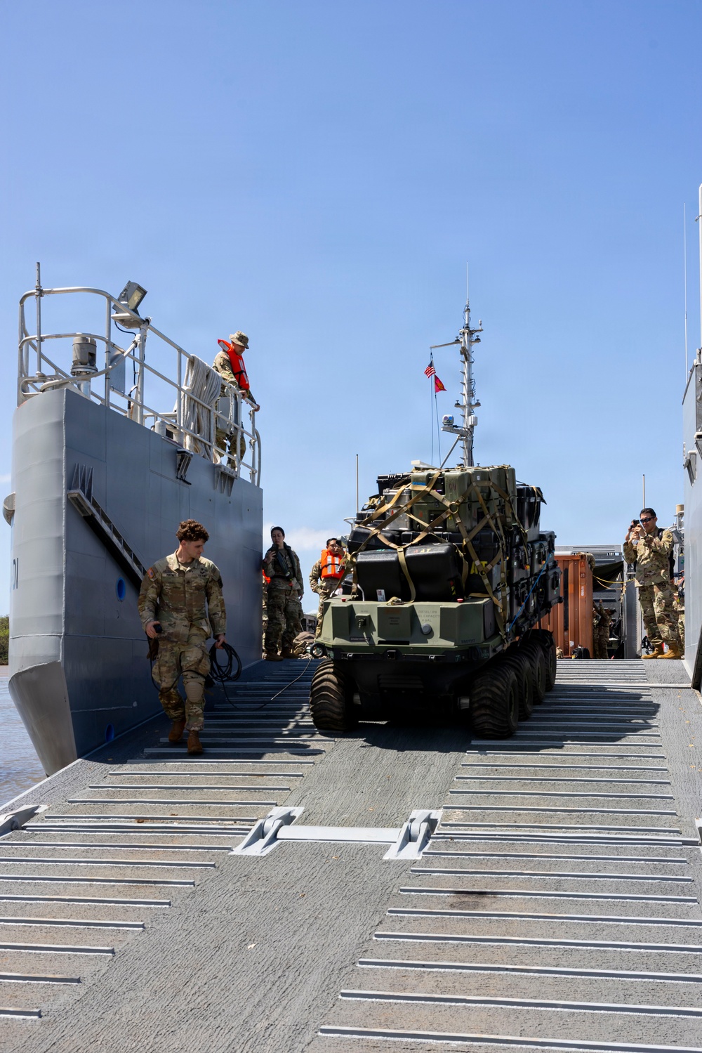 Lt. Gen. Izaguirre observes littoral medical training aboard MSV(L)-01