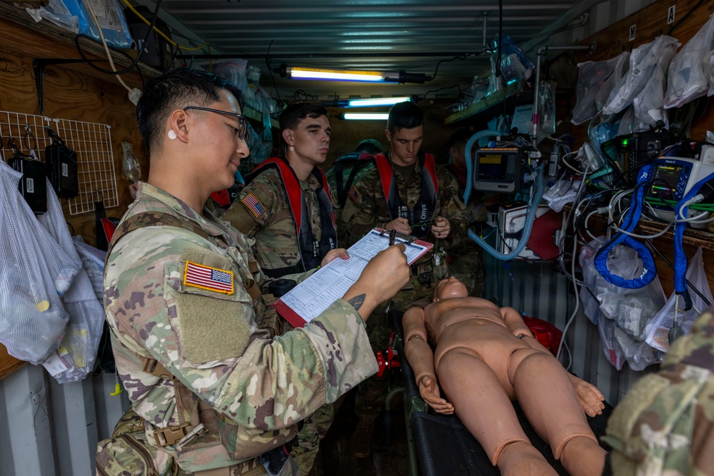 Maj. Gen. Cox tours MSV(L) during littoral medical training