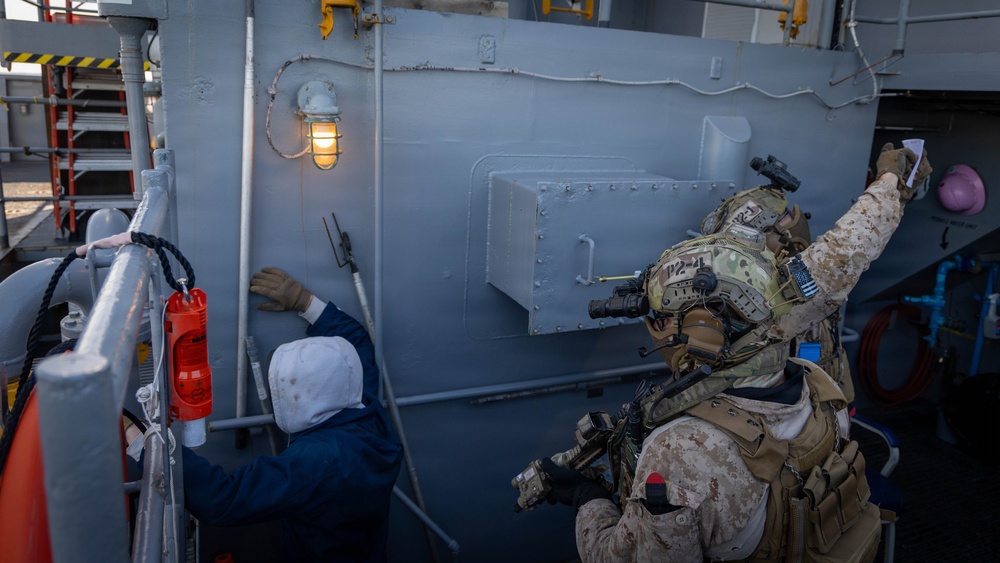 24th MEU conducts VBSS training