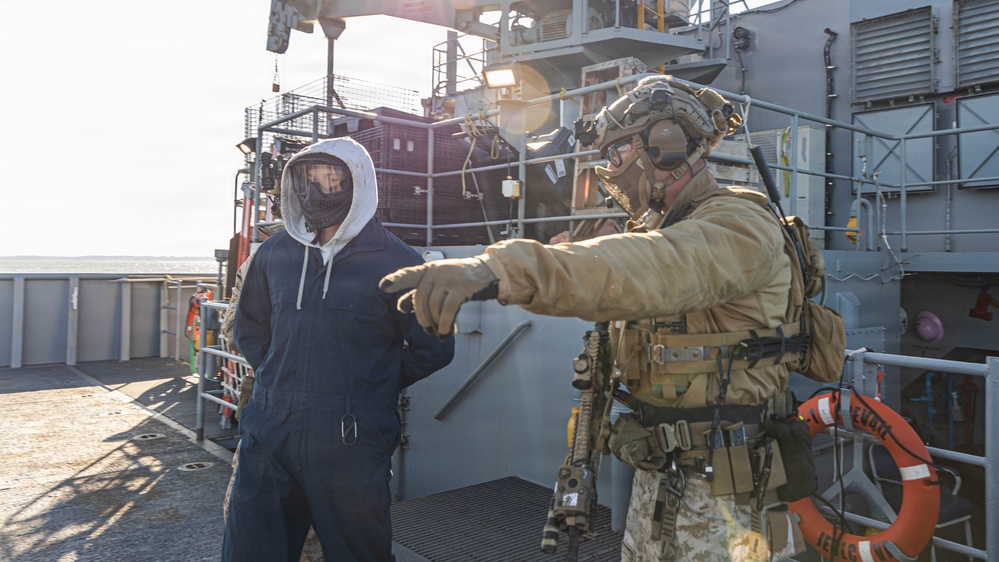 24th MEU conducts VBSS training