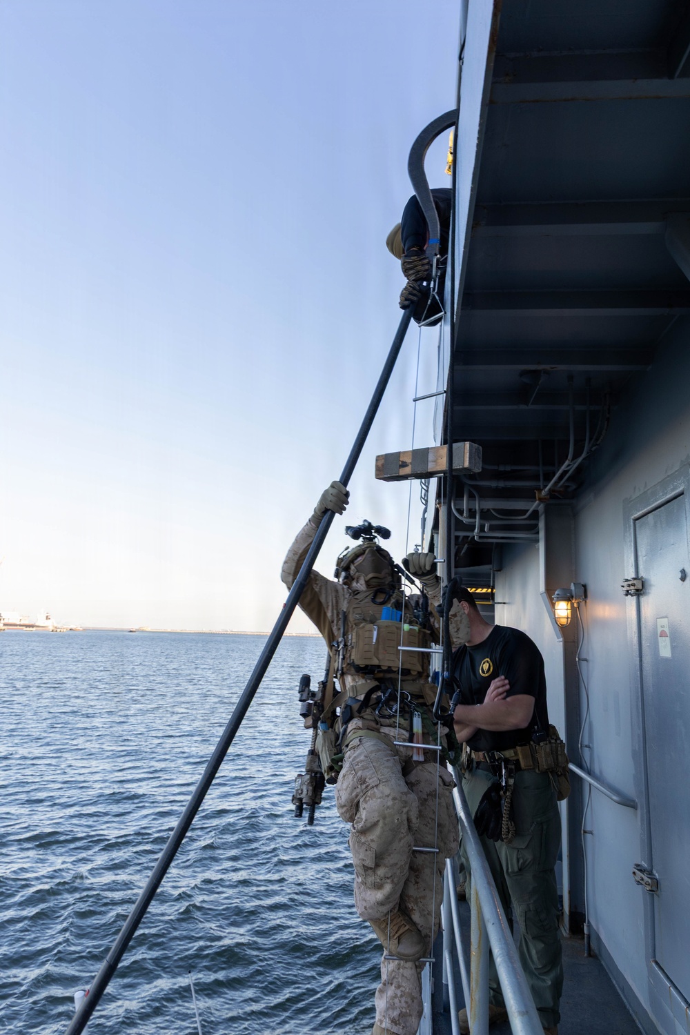 24th MEU conducts VBSS training